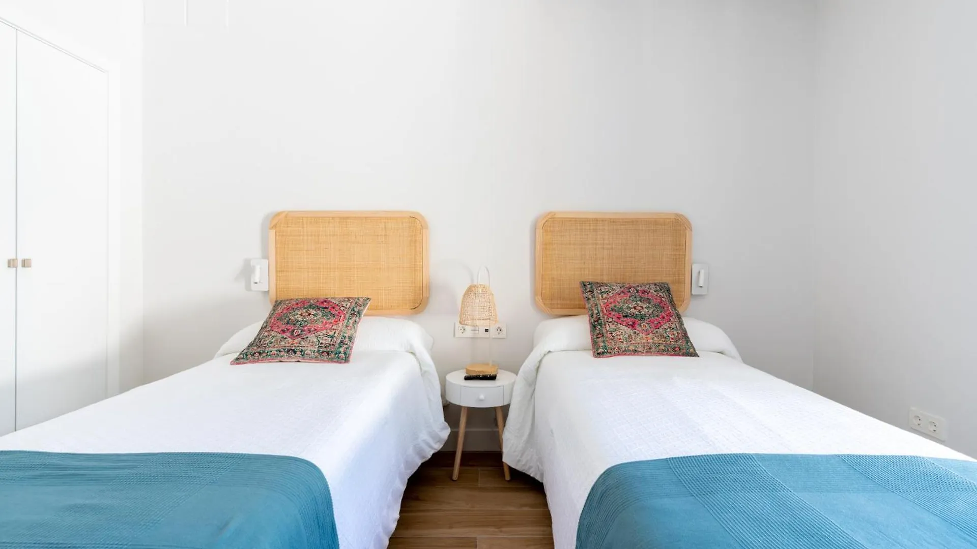Santa Barbara Central Suites, Sevilla Apartment Seville