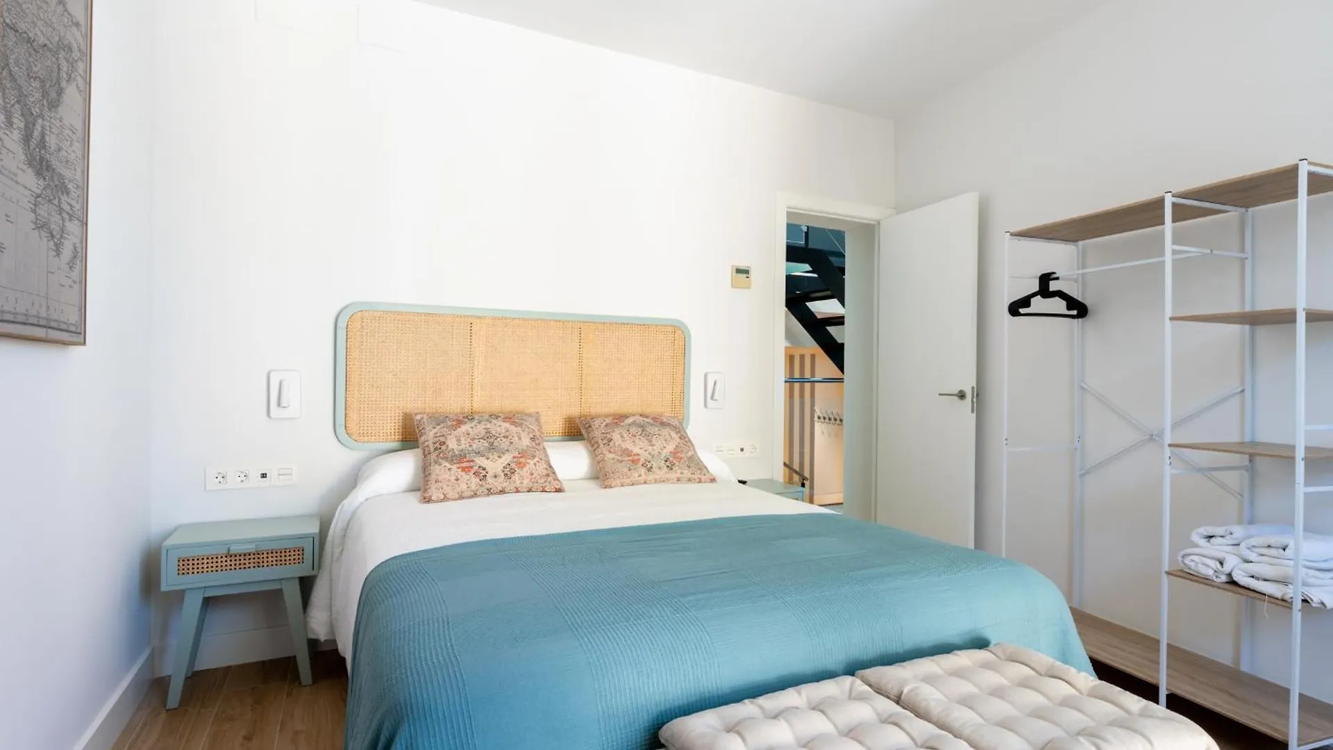 Santa Barbara Central Suites, Sevilla Apartment