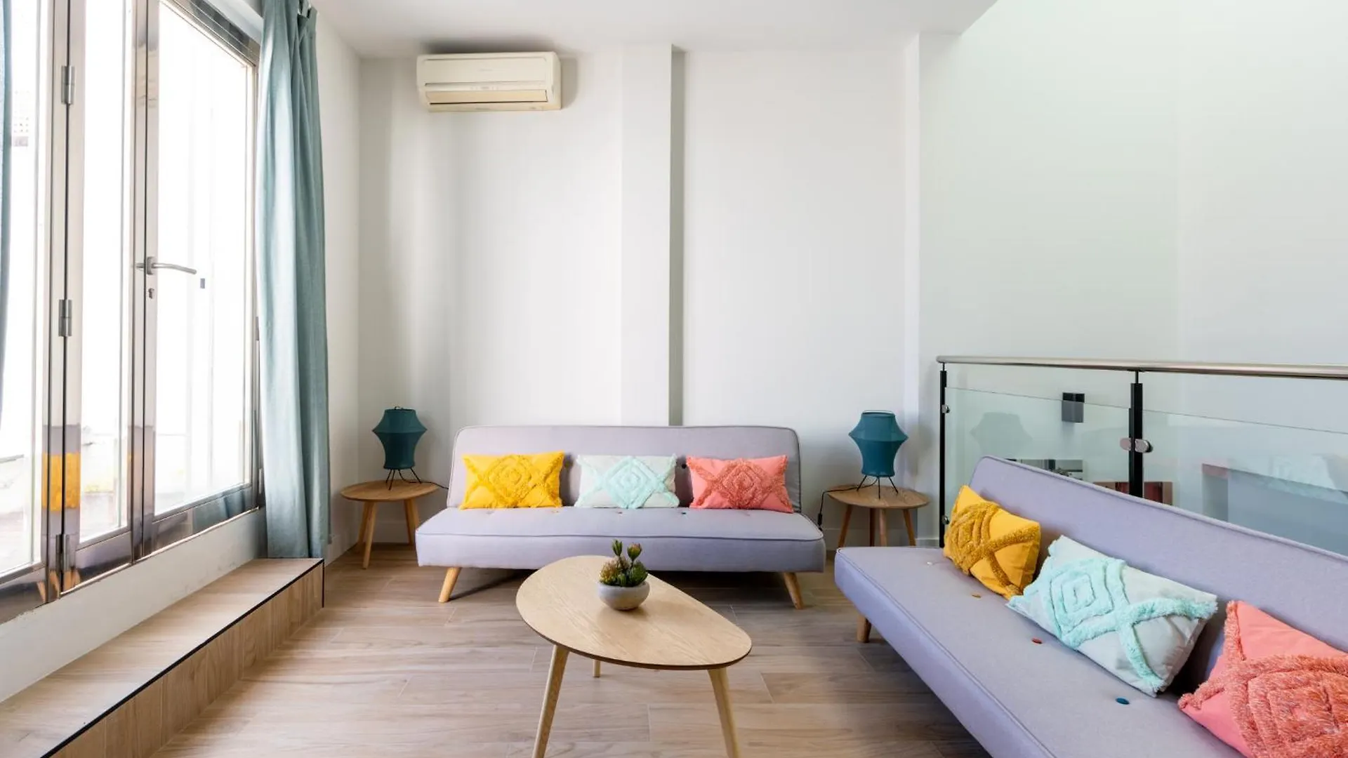 Santa Barbara Central Suites, Sevilla Apartment